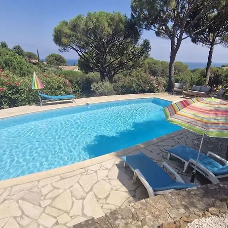 In Sainte Maxime With Swimming Pool Vila *