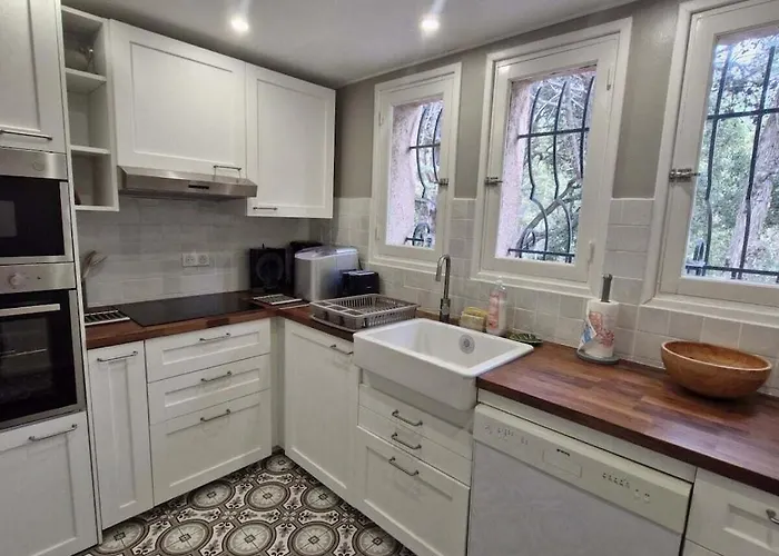 In Sainte Maxime With Swimming Pool