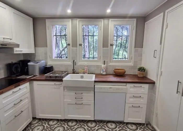 In Sainte Maxime With Swimming Pool *