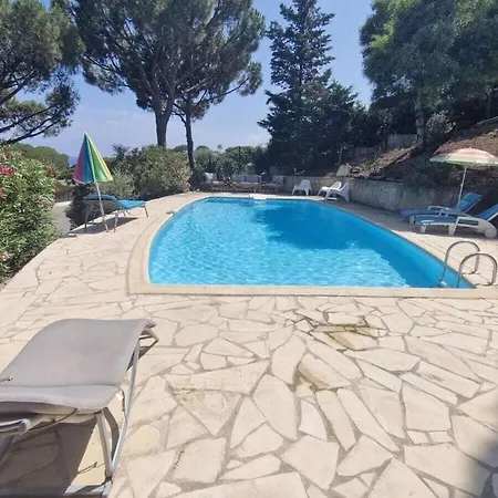 In Maxime With Swimming Pool Vila